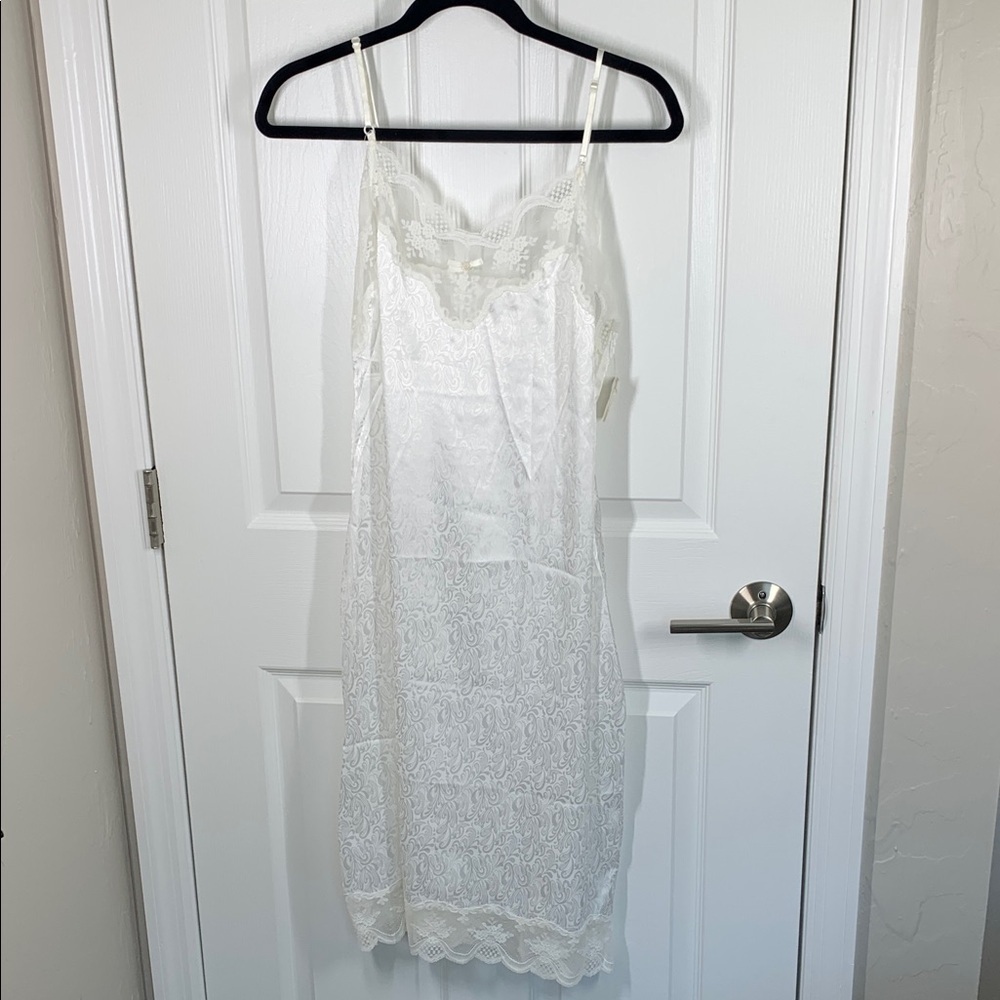 Vintage deadstock NWT white satin and lace slip dress size 36